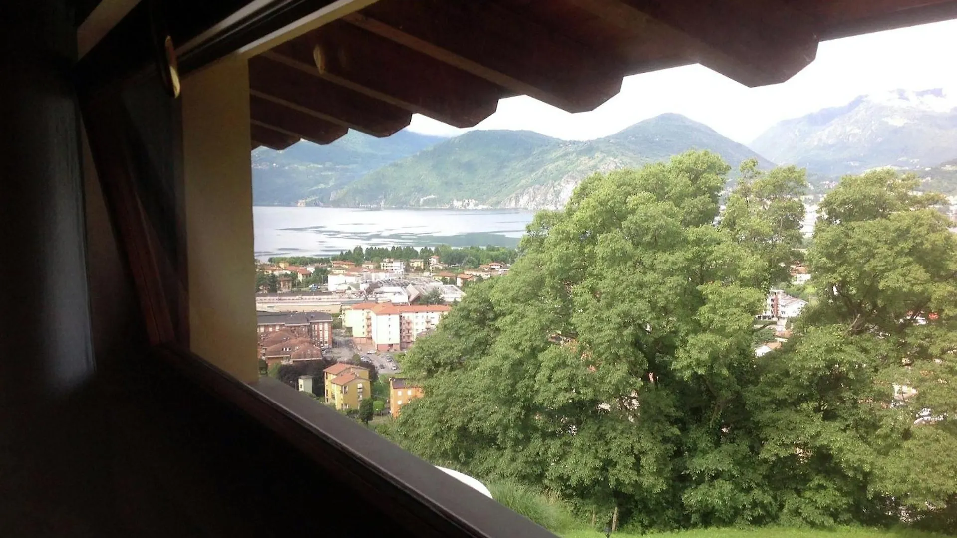 Villa In Pisogne With Pool Garden And Lake View