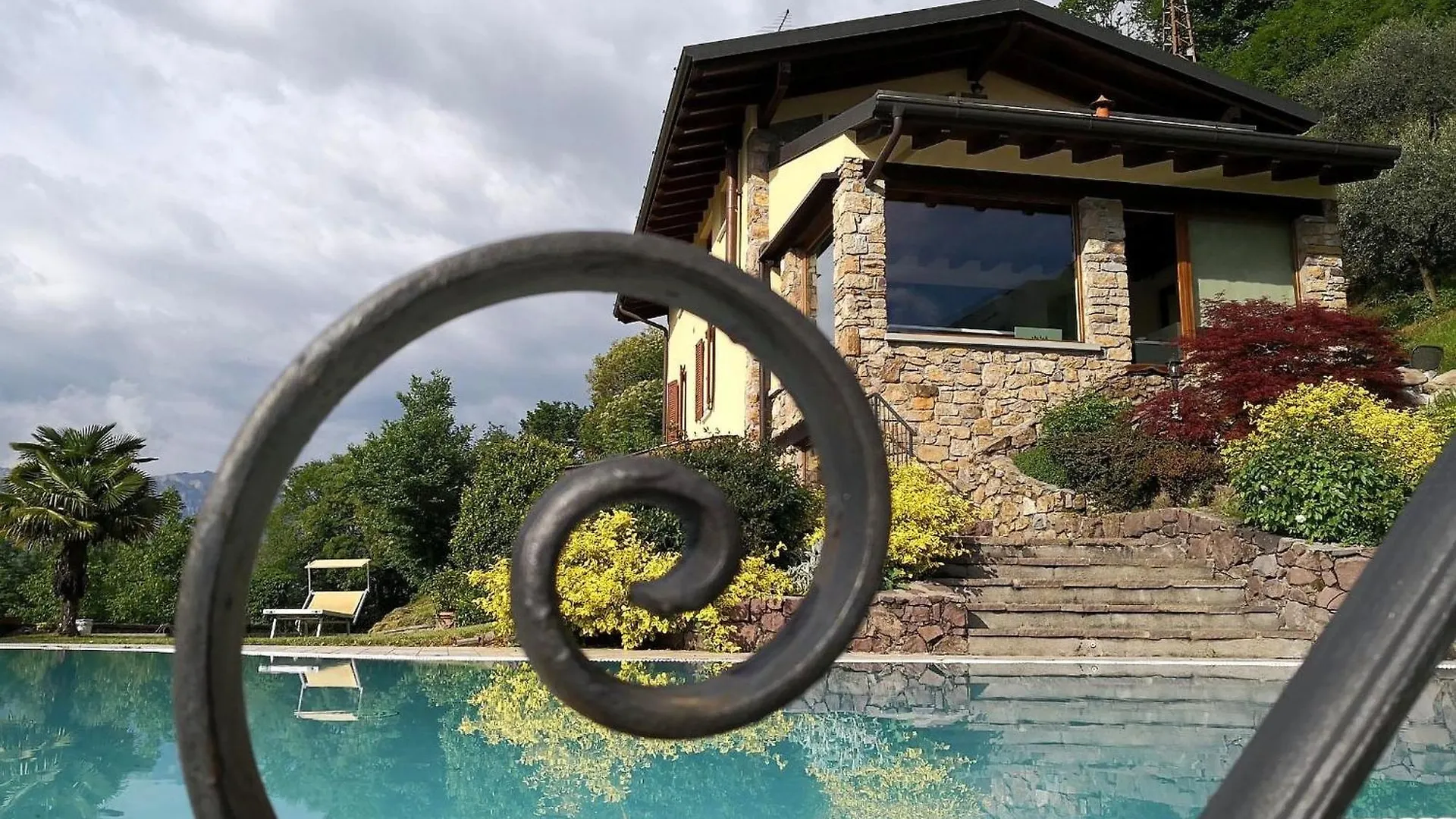 Villa In Pisogne With Pool Garden And Lake View Apartment